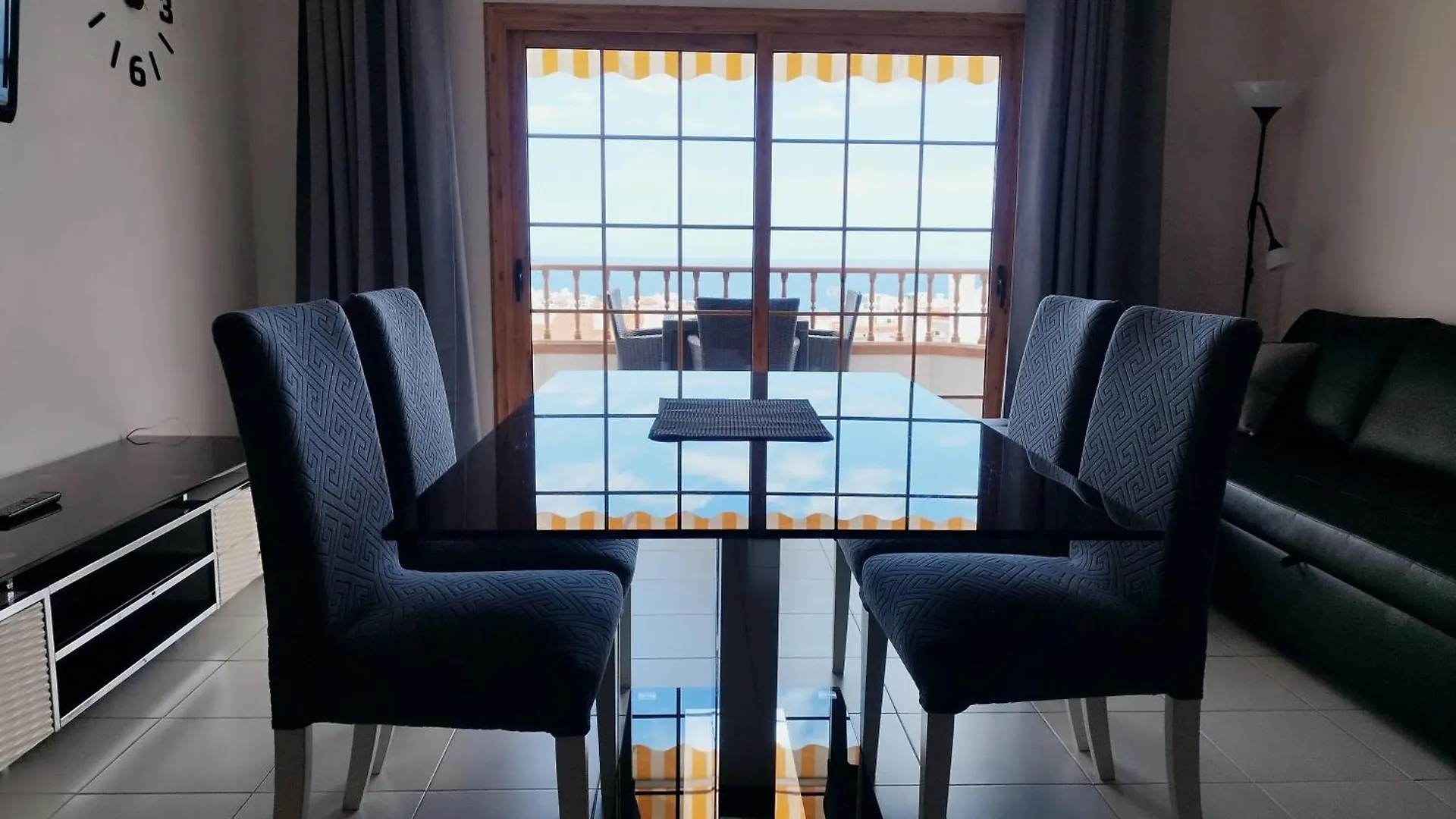 Panoramic Sea View - Apartment Bouganvillas联系方式
